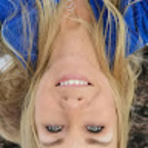 Meet your Posher, Chloe